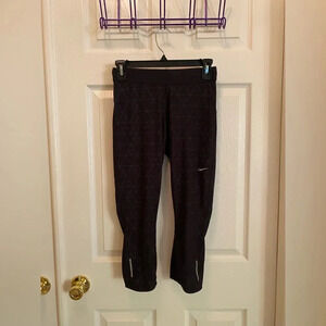 Nike Dry Fit Activewear cropped leggings